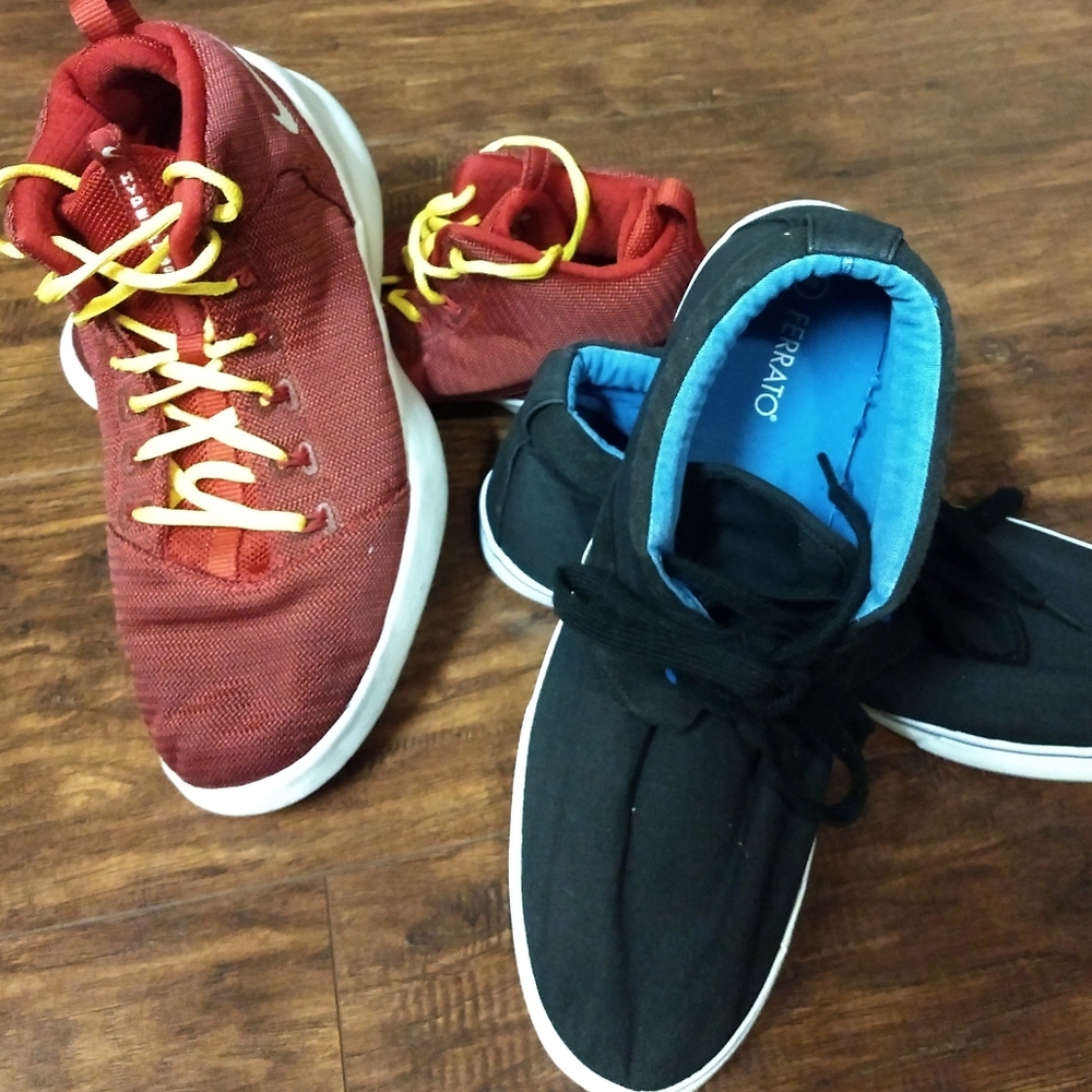 Men's athletic shoes